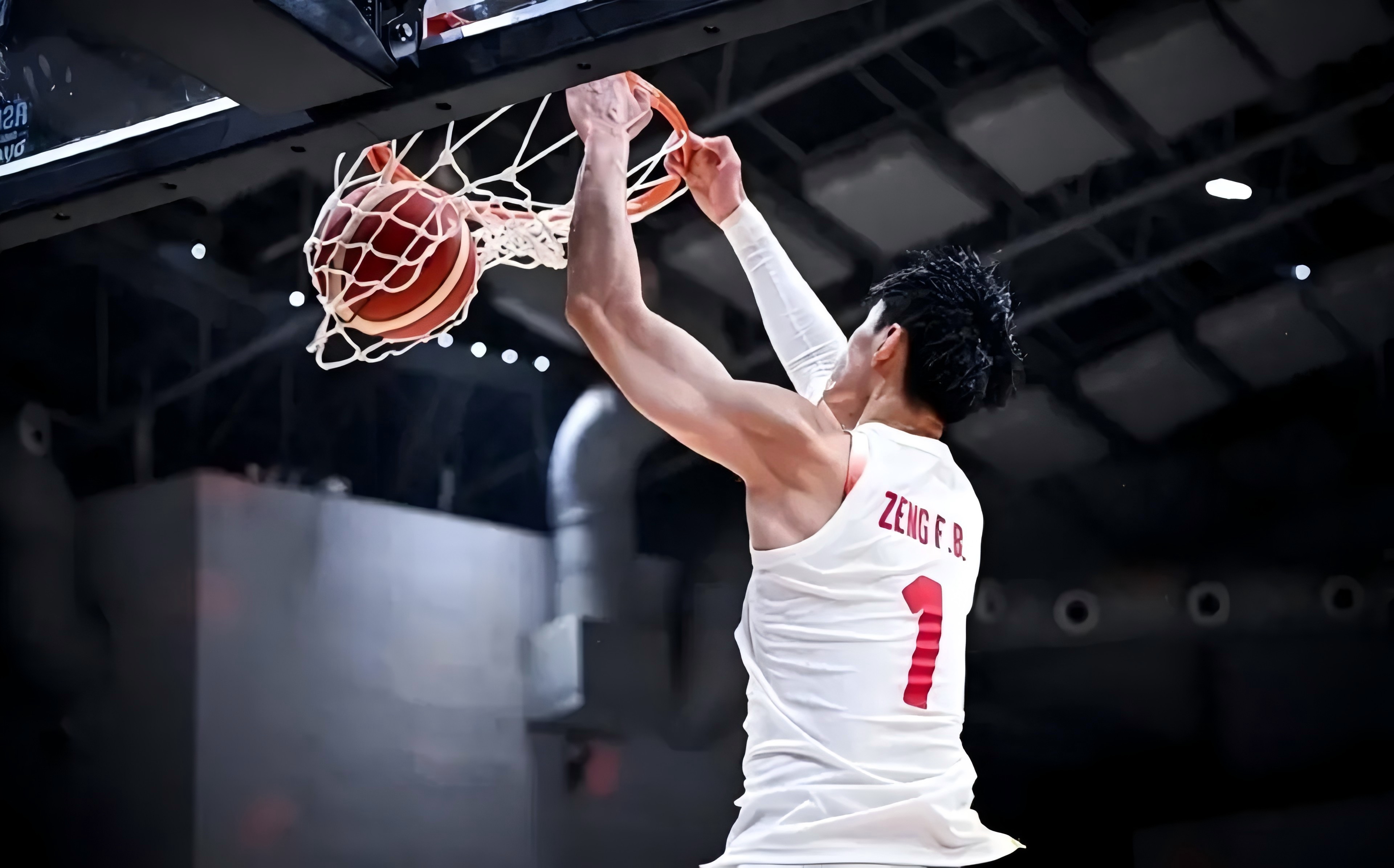 四川男篮在主场大比分胜出，展现出强大实力的简单介绍