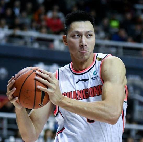 od体育网址-贵州男篮在比赛中获得胜利，跻身前列