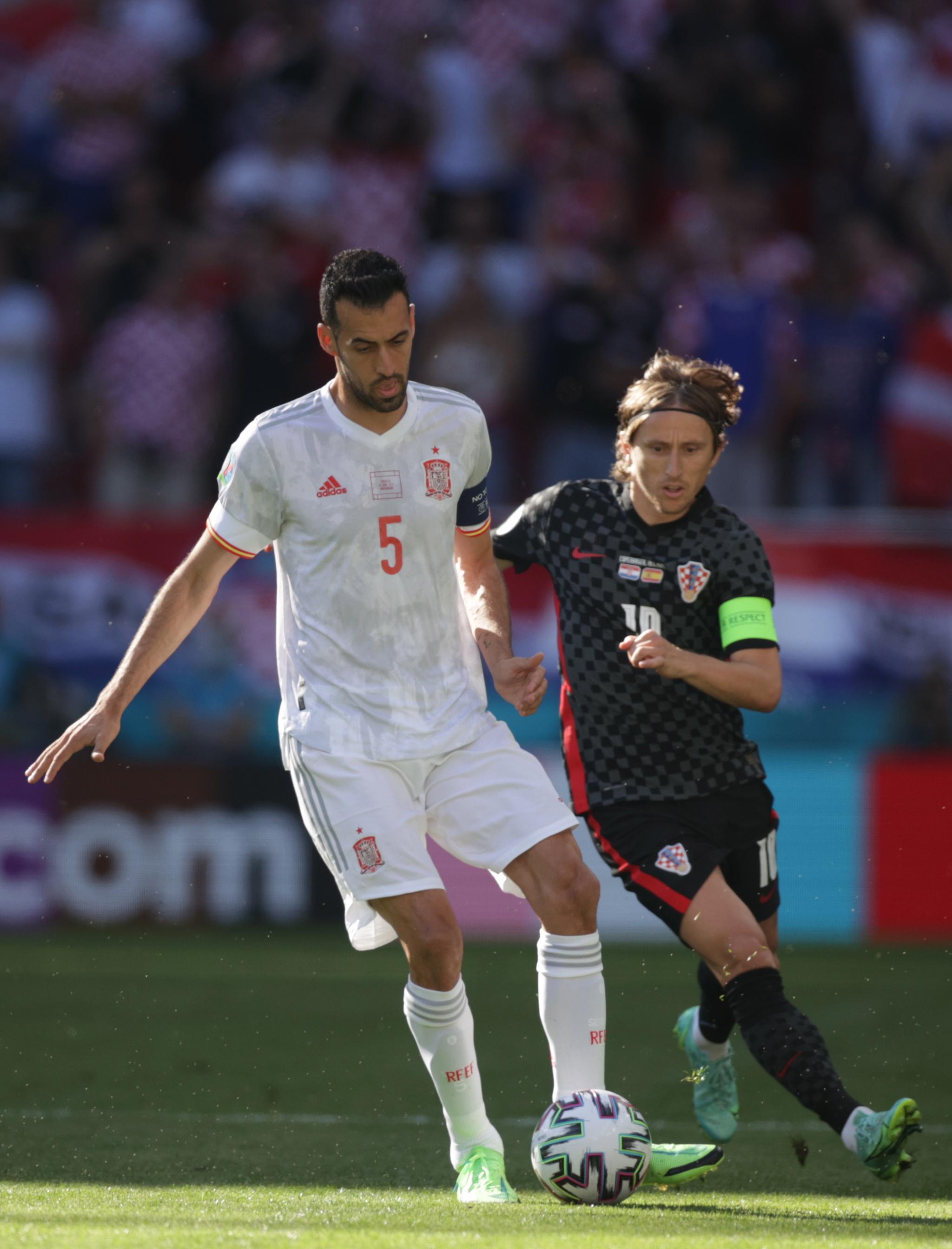 包含欧锦赛小组赛今日开战，劲旅迎新挑战的词条