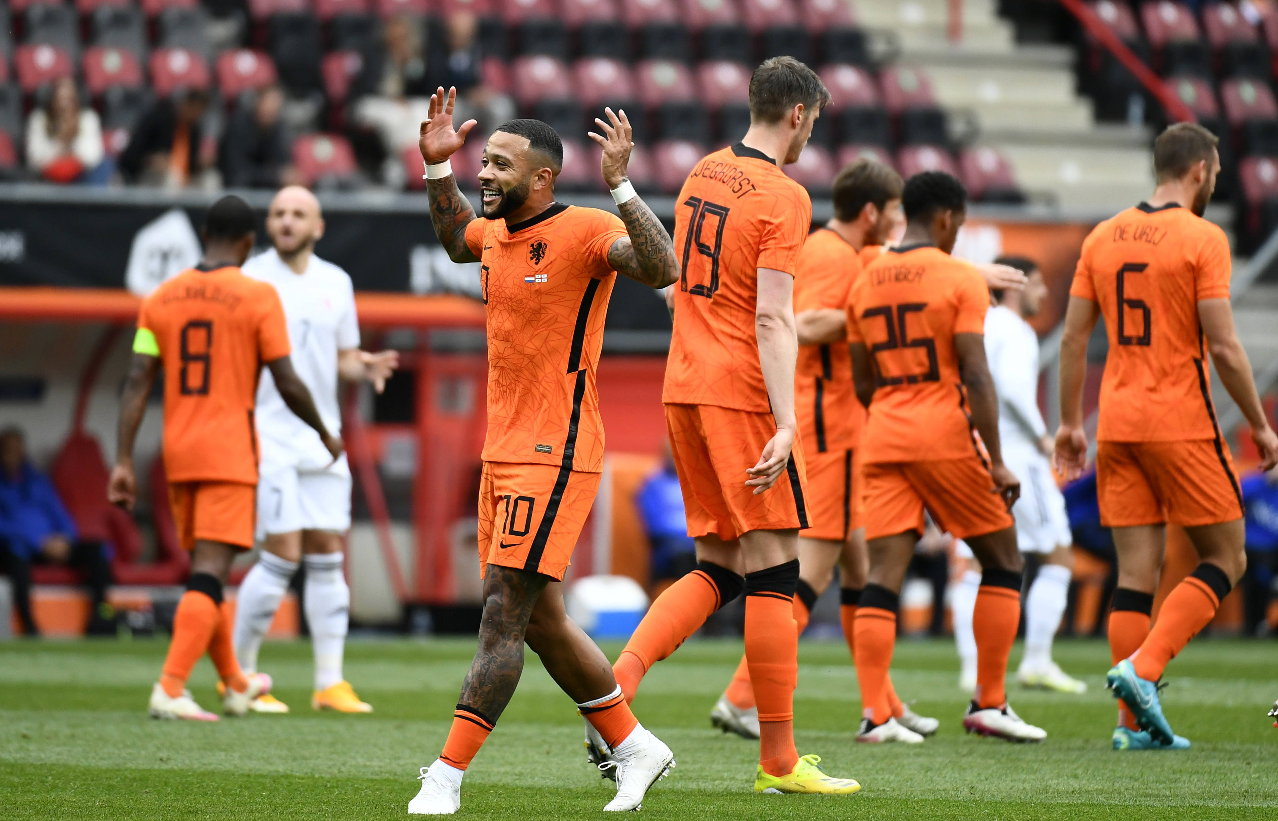 欧洲国家杯赛中的战术对决令人惊叹 欧洲国家杯赛中的战术对决令人惊叹