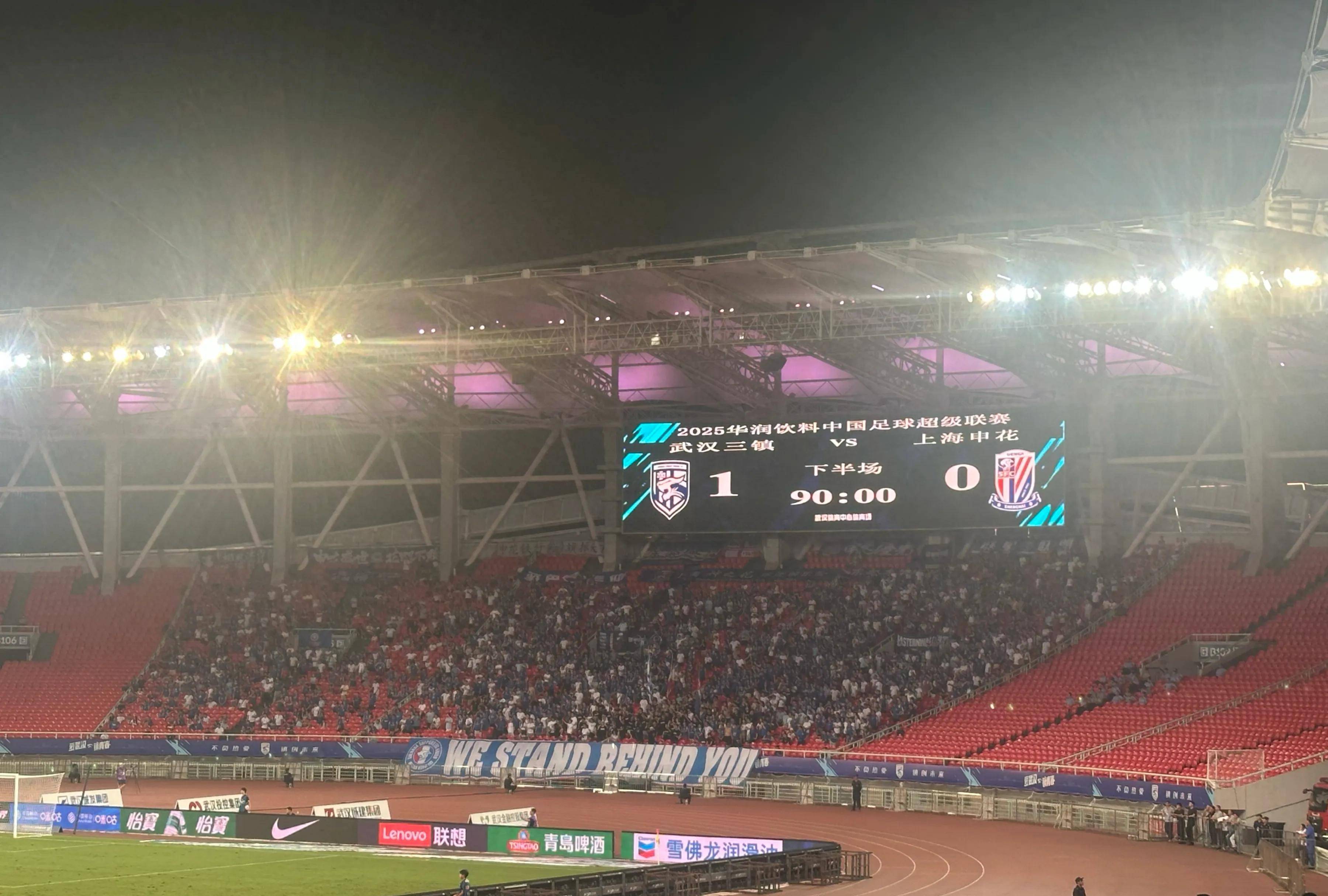 关键比赛中绝杀成功,球队获全胜 关键比赛中绝杀成功,球队获全胜